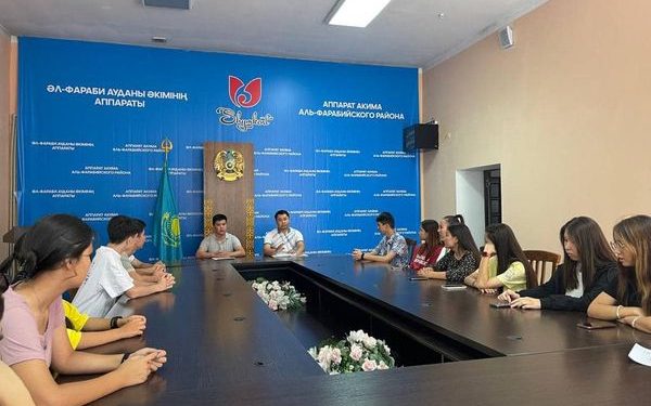 ШЫМКЕНТ: ӘЛ-ФАРАБИ АУДАНЫНЫҢ БЕЛСЕНДІ ЖАСТАРЫМЕН КЕЗДЕСУ ӨТТІ