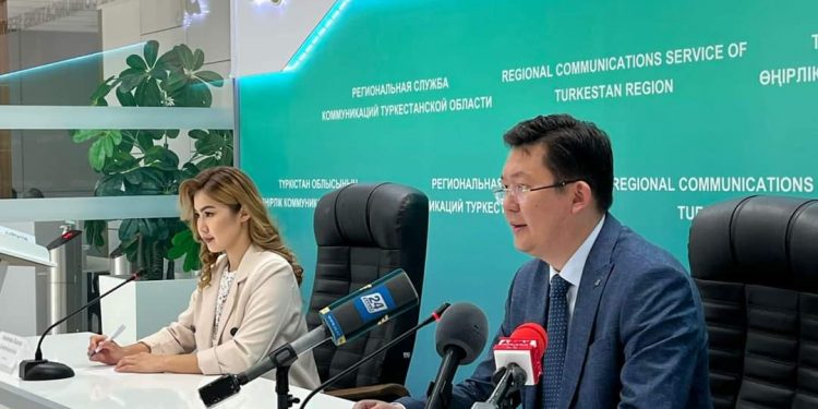 Түркістан: Мұқтаж балаларға мектеп формасын алуға көмек көрсетіледі