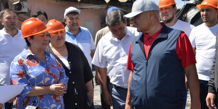 Ө.Шөкеев: Жетісайдағы өртенген базардың кәсіпкерлері көмексіз қалмайды