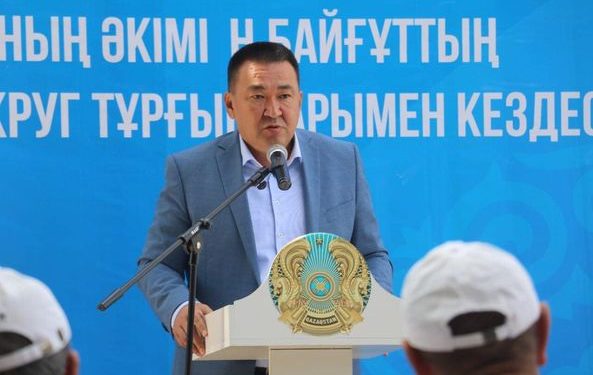 ТҮРКІСТАН: ТҮЛКІБАС АУДАНЫНЫҢ ӘКІМІ ТҰРҒЫНДАРҒА ЕСЕП БЕРДІ