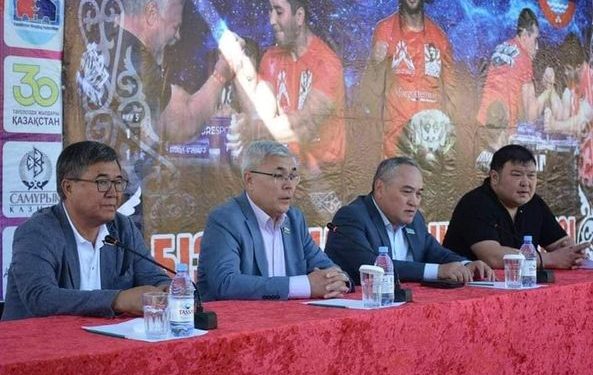 МӘЖІЛІС ДЕПУТАТТАРЫНЫҢ ТҮРКІСТАН ӨҢІРІНДЕГІ САПАРЫ ЖАЛҒАСЫП ЖАТЫР