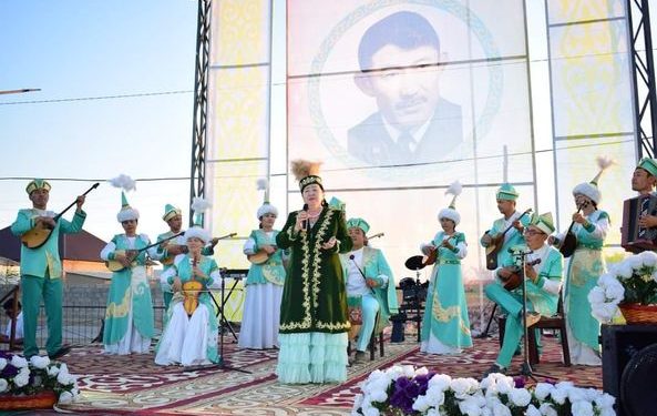ТҮРКІСТАН: ШӘМШІ ҚАЛДАЯҚОВТЫ ЕСКЕ АЛУҒА АРНАЛҒАН КОНЦЕРТ ӨТТІ