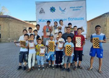 ТҮРКІСТАН: АРЫСТА ЖАСТАР КҮНІНЕ ОРАЙ ШАХМАТТАН ЖАРЫС ӨТТІ