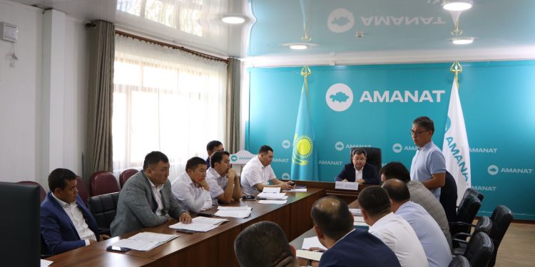 «ЖЕР АМАНАТЫ» КОМИССИЯСЫНДА ТҰРҒЫНДАРДЫҢ АРЫЗ-ШАҒЫМЫ ҚАРАЛДЫ