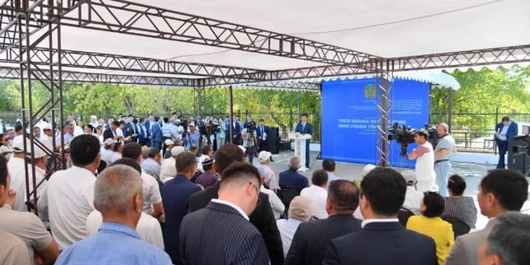 ТҮРКІСТАН: БӘЙДІБЕК ТҰРҒЫНДАРЫН АЛАҢДАТҚАН МӘСЕЛЕЛЕР ТАЛҚЫЛАНДЫ