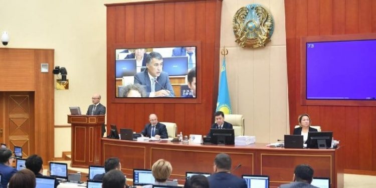 ТҮРКІСТАН: ЖАСТАРДЫҢ ШЕКТІ ЖАСЫ 35 ЖАСҚА ДЕЙІН ҰЛҒАЙТЫЛУЫ МҮМКІН