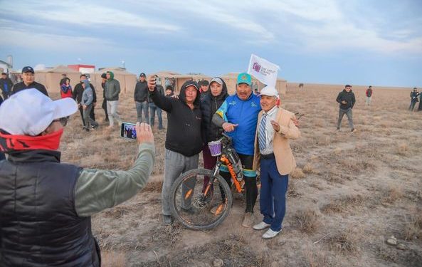 «ҰЛЫ ДАЛА ЖОРЫҒЫ» МАРАФОН БӘЙГЕСІНЕ ҚАТЫСУШЫЛАР СОЗАҚ ТӨРІНЕН ТҮРКІСТАНҒА БАҒЫТ АЛДЫ