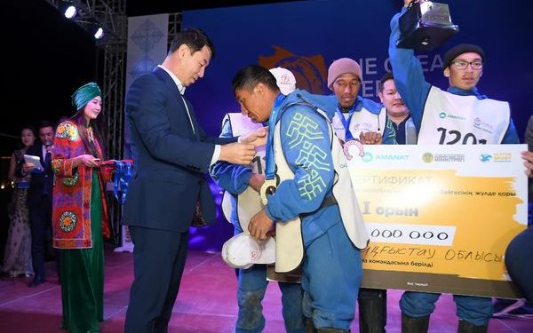ТҮРКІСТАНДА «ҰЛЫ ДАЛА ЖОРЫҒЫ» БӘЙГЕ-МАРАФОНЫНЫҢ ЖЕҢІМПАЗДАРЫ 24 МЛН. ТЕҢГЕ АЛДЫ