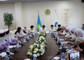 ТҮРКІСТАН ОБЛЫСТЫҚ ҚАЗАҚСТАН ХАЛҚЫ АССАМБЛЕЯСЫ ЖАНЫНДАҒЫ АНАЛАР КЕҢЕСІНІҢ ОТЫРЫСЫ ӨТТІ