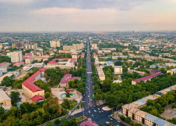 ШЫМКЕНТ: БАС ЖОСПАРҒА СӘЙКЕС, КӨП ҚАБАТТЫ ҮЙЛЕР 80, АЛ ЖЕКЕ ҮЙЛЕР 20 ПАЙЫЗДЫ ҚҰРАЙДЫ