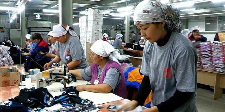 Қоғамдық кеңес мүшелері кәсіпорындарда Жолдаудағы басым бағыттарды насихаттауда