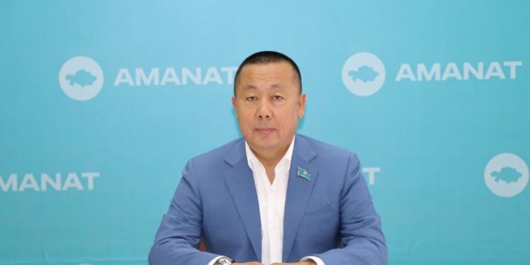 «AMANAT» партиясының жаңа тұғырнамасы қоғам талабына сай