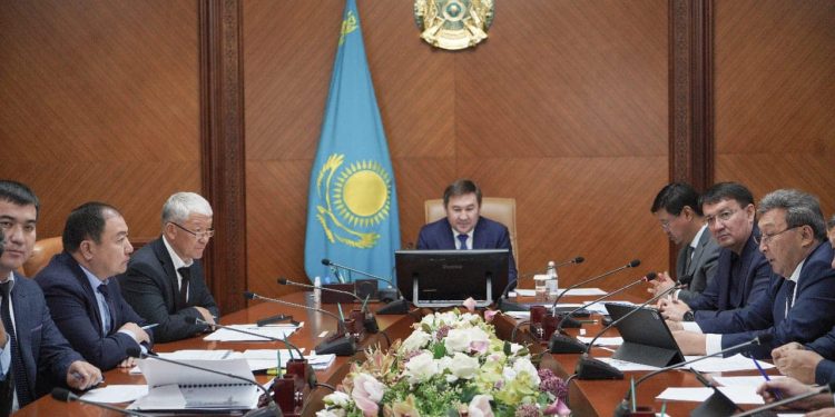 Мұрат Әйтеновтың төралығымен жылу беру маусымына дайындық бойынша жиын өтті