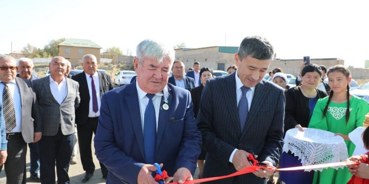 Түркістан: Сарыағашта заманауи спорт алаңшасы ашылды