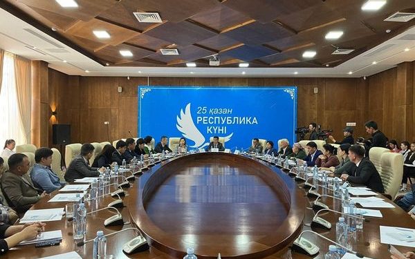 Түркістанда Республика күні мерекесіне арналған дөңгелек үстел өтті