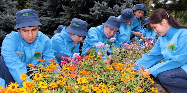 Шымкентте мемлекеттік бағдарламаға өз үлесін қосуға ниетті жастар қатары артып келеді