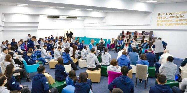 РЕСПУБЛИКАЛЫҚ ҚОҒАМДЫҚ ШТАБТЫҢ МҮШЕЛЕРІ САЙЛАУШЫЛАРМЕН КЕЗДЕСТІ