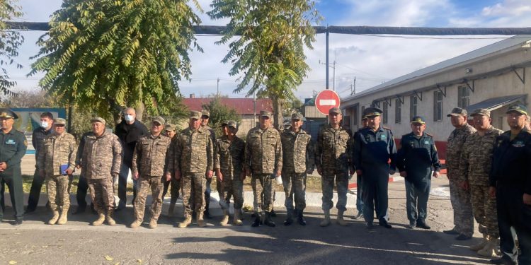 Шымкент гарнизонының әскери қызметшілері темір тордың арғы жағындағы тәртіппен танысты