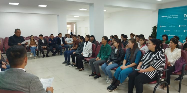 Жолдаудағы заң үстемдігі: Сарапшылар пікір алмасты