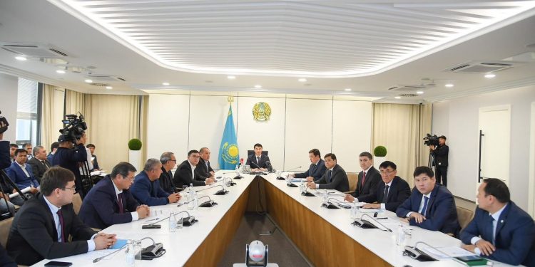 ТҮРКІСТАН: МАҚТА САЛАСЫНДАҒЫ ӨЗЕКТІ ПРОБЛЕМАЛАРҒА БАЙЛАНЫСТЫ ҮКІМЕТКЕ ҰСЫНЫСТАР ЖОЛДАНДЫ