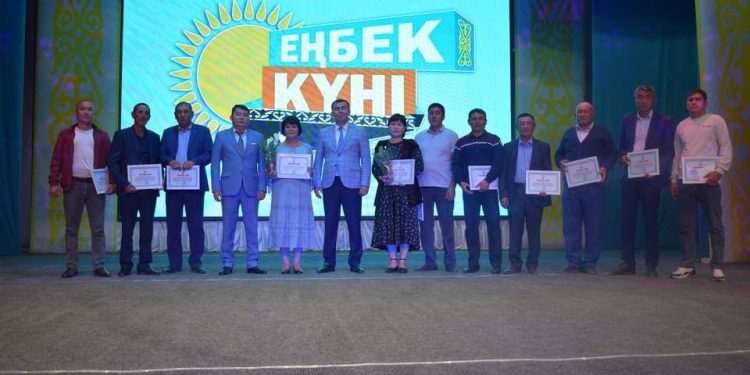 Отырарда «Еңбек күні» аталып өтті
