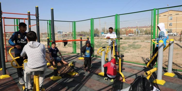ТҮРКІСТАН: Сарыағаш ауданында заманауи спорт алаңшасы ашылды