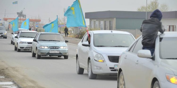 Жетісай: Ұлттық мерекеге орай автошеру өтті