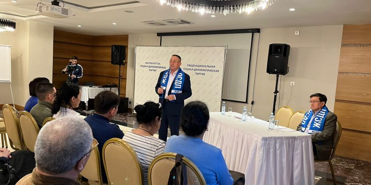 Нурлан Ауесбаев провел встречу с избирателями в Астане