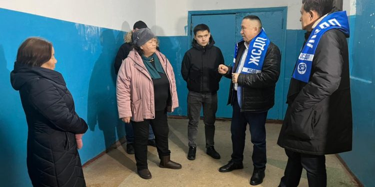 Жигули Дайрабаевтың штабы қостанайлықтармен жүздесті