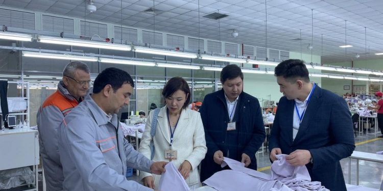 ТҮРКІСТАНДЫҚ ДЕЛЕГАЦИЯ ӨЗБЕКСТАННЫҢ ӨНДІРІСТІК ӘЛЕУЕТІМЕН ТАНЫСТЫ