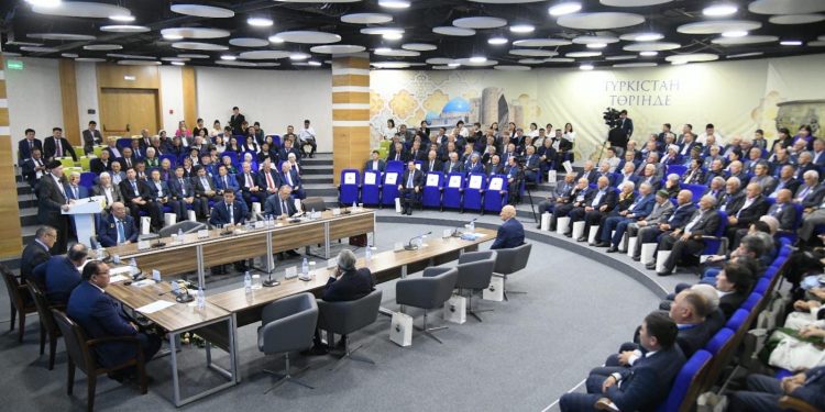 ТҮРКІСТАНДА АСАНБАЙ АСҚАРОВТЫҢ 100 ЖЫЛДЫҒЫНА АРНАЛҒАН «ЕЛІМ ДЕГЕН ЕР АСАНБАЙ» ТАНЫМДЫҚ КОНФЕРЕНЦИЯСЫ ӨТТІ