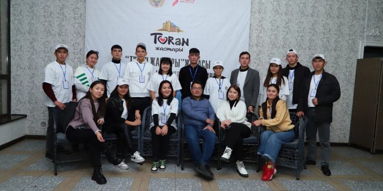 Түркістан: «Turan zhastary» форумында облыс жастары қарар қабылдады