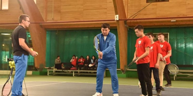Шымкентте еріктілерге үлкен теннистен шеберлік сабағы ұйымдастырылды