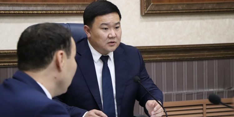 КЕНТАУ: ҚЫСҚЫ МАУСЫМҒА ДАЙЫНДЫҚ ШАРАЛАРЫ ПЫСЫҚТАЛУДА
