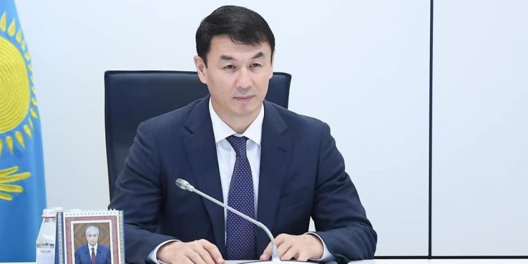 ДАРХАН САТЫБАЛДЫ ТҮРКІСТАНДЫҚ БРЕНДТІ ҚАЛЫПТАСТЫРУҒА КҮШ САЛУДЫ ТАПСЫРДЫ