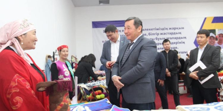 ТҮРКІСТАН:  МАҚТААРАЛДА МЕМЛЕКЕТТЕН ГРАНТ АЛЫП КӘСІБІН БАСТАҒАН КӘСІПКЕРЛЕРДІҢ ӨНІМДЕРІНІҢ КӨРМЕСІ ӨТТІ