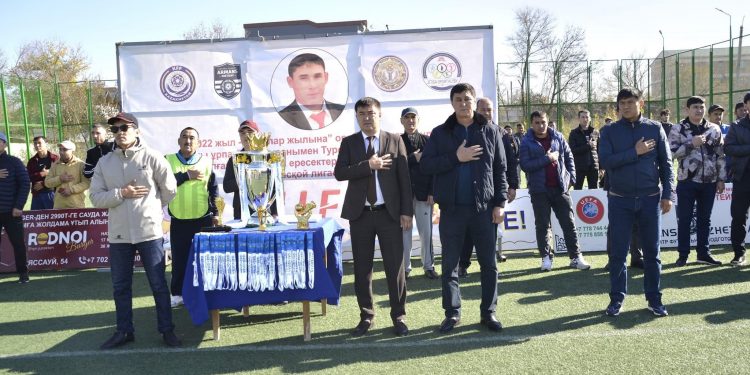 ЖЕТІСАЙДА ФУТБОЛДАН ЕРЕСЕКТЕР АРАСЫНДА АУДАНАРАЛЫҚ ТУРНИР ӨТІП ЖАТЫР