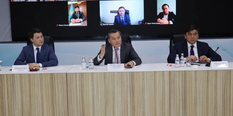 СЕРІКҚАЛИ БРЕКЕШЕВ ТҮРКІСТАН ОБЛЫСЫНЫҢ ТҰРҒЫНДАРЫМЕН КЕЗДЕСТІ