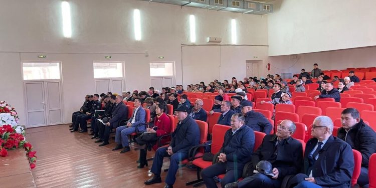 ТҮРКІСТАН: ТҮЛКІБАС КЕНТІ МЕН МИЧУРИН АУЫЛДЫҚ ОКРУГІНДЕГІ ӨЗЕКТІ МӘСЕЛЕЛЕР ТАЛҚЫЛАНДЫ