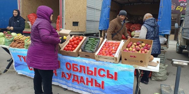 ТҮРКІСТАН: ТҮРКІСТАНДА ӘР ДЕМАЛЫС КҮНДЕРІ АУЫЛ ШАРУАШЫЛЫҚ ӨНІМДЕРІНІҢ ЖӘРМЕНКЕСІ ӨТІП ЖАТЫР