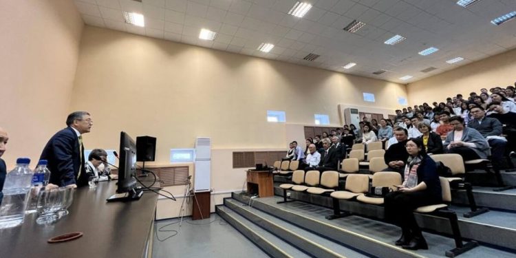 МЕЙРАМ ҚАЖЫКЕН МЕДИЦИНА САЛАСЫН ҚАРЖЫЛАНДЫРУ МӘСЕЛЕСІН КӨТЕРДІ