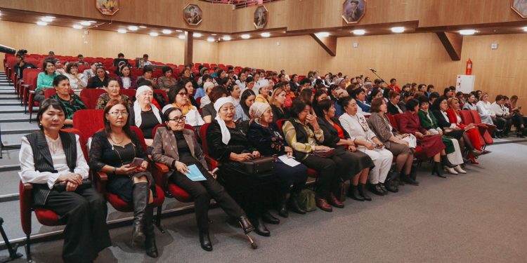 ТҮРКІСТАН: “ӘЙЕЛДЕРДІҢ ЕЛ ДАМУЫНДАҒЫ РӨЛІ” АТТЫ ФОРУМ ӨТТІ