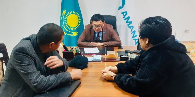 «AMANAT»: ДЕПУТАТ КЕЛЕСТІКТЕРДІҢ МӘСЕЛЕСІНЕ ЗЕР САЛДЫ