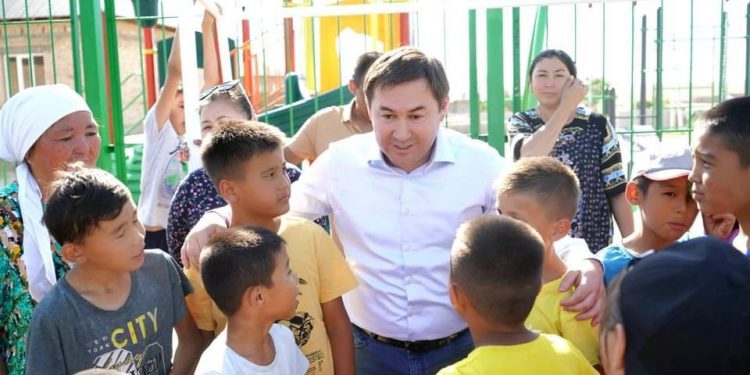 ХАЛЫҚПЕН ЕТЕНЕ ЖҰМЫС ІСТЕГЕН ӘКІМГЕ СЕНІМ АРТУ – ОРЫНДЫ ШЕШІМ