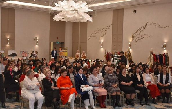 ТҮРКІСТАНДЫҚ ІСКЕР ӘЙЕЛДЕР МАРАПАТТАЛДЫ