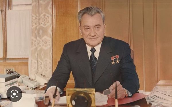 ҰЛТЫМЫЗДЫҢ БІРТУАР ТҰЛҒАСЫ ДІНМҰХАММЕД ҚОНАЕВТЫҢ ТУҒАНЫНА 111 ЖЫЛ