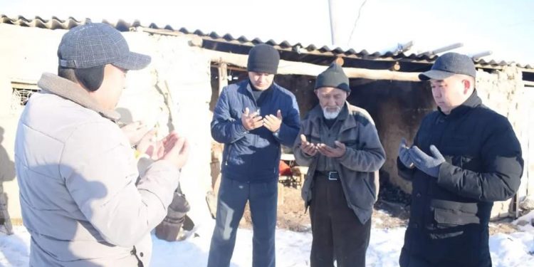 «ҮЛКЕНГЕ ҚҰРМЕТ» акциясы жалғасуда