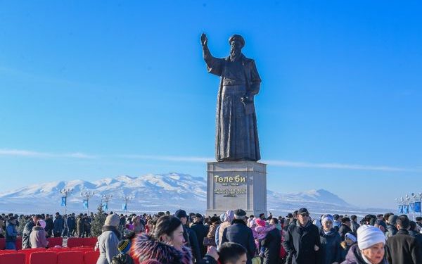 ТӨЛЕБИ: 90 ЖЫЛДЫҚ МЕРЕЙТОЙ КЕҢ КӨЛЕМДЕ АТАЛЫП ӨТІЛДІ