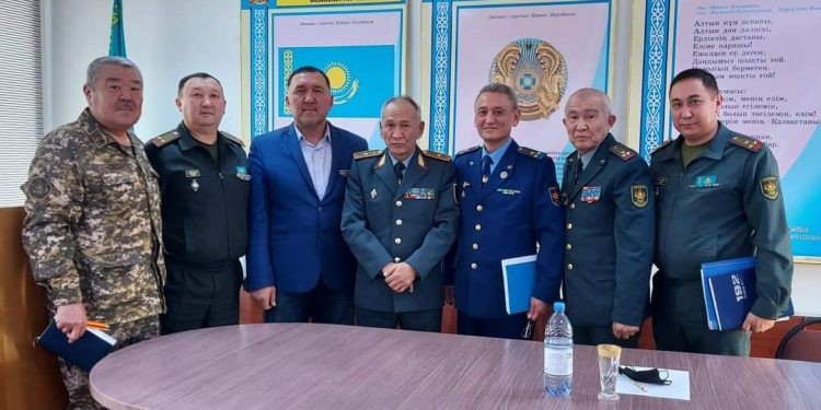 Әскердің жауынгерлік рухы -тәрбиеші офицердің қолында