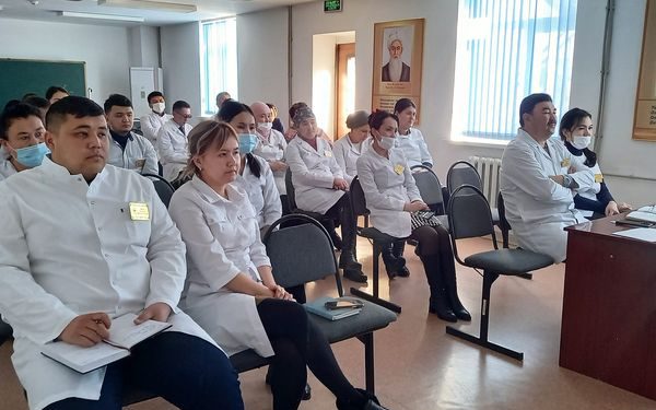 ТҮРКІСТАН: КЕНТАЙЛЫҚ АҚ ХАЛАТТЫ АБЗАЛ ЖАНДАР СЫБАЙЛАС ЖЕМҚОРЛЫҚҚА ҚАРСЫ